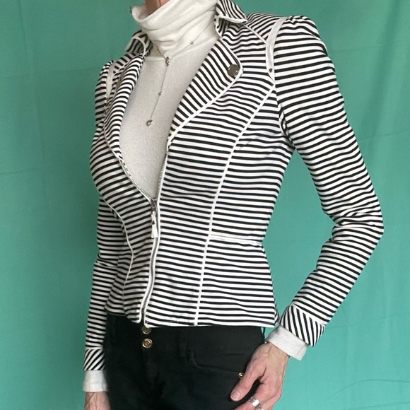White House, Black market, white and black striped blazer - Picture 7 of 16
